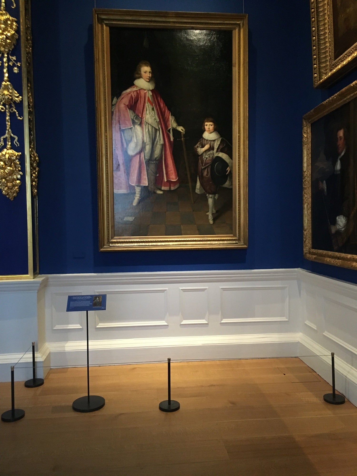 Museum Barriers & Exhibition Barriers